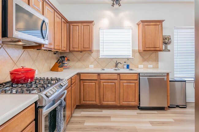 Building Photo - 4004 Rocky Shore Ln