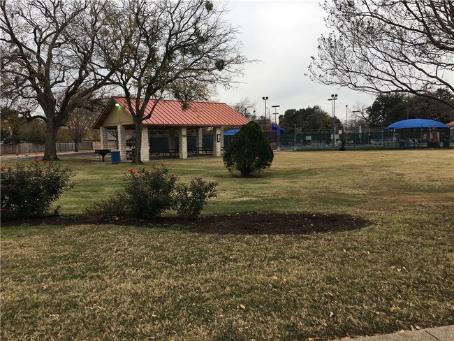 Foto del edificio - 10710 School House Ln