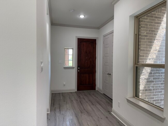 Foto del edificio - 620 Courtyard Ln