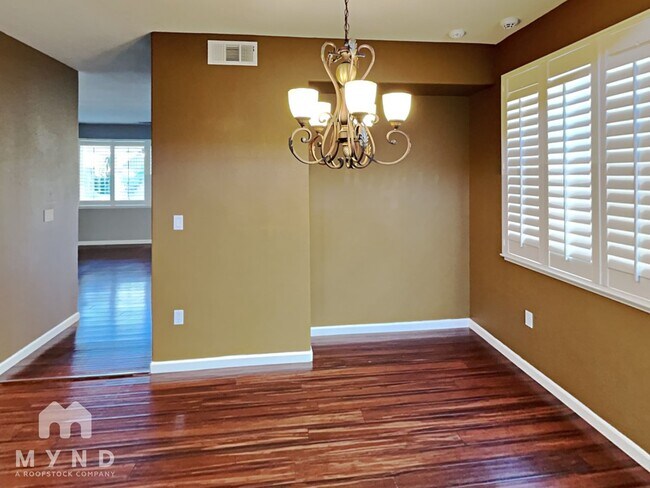 Building Photo - 637 Rock Rose Way