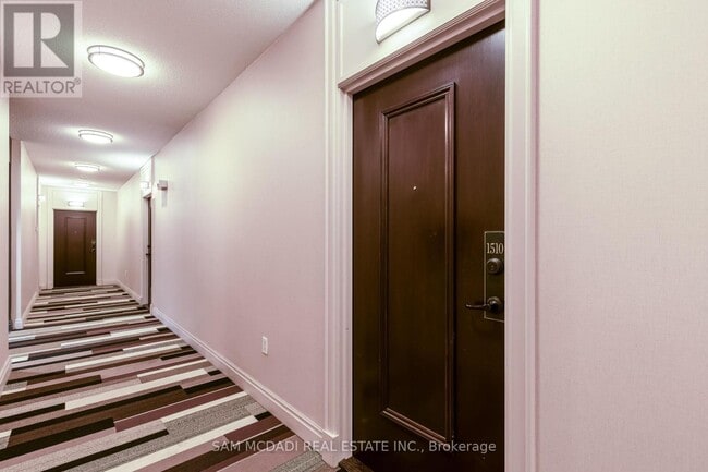 Building Photo - 385-1385 Prince of Wales Dr