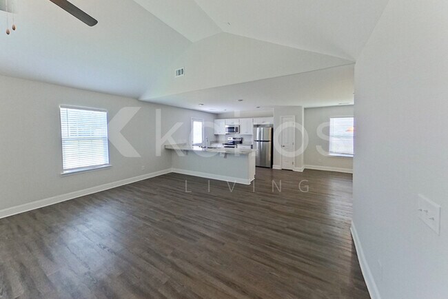 Foto del edificio - 112 Mountain Holly Rd.