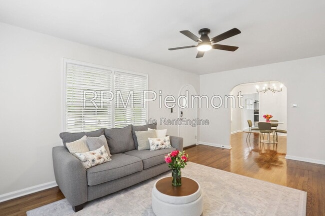 Photo - 980 Brookdale Drive House
