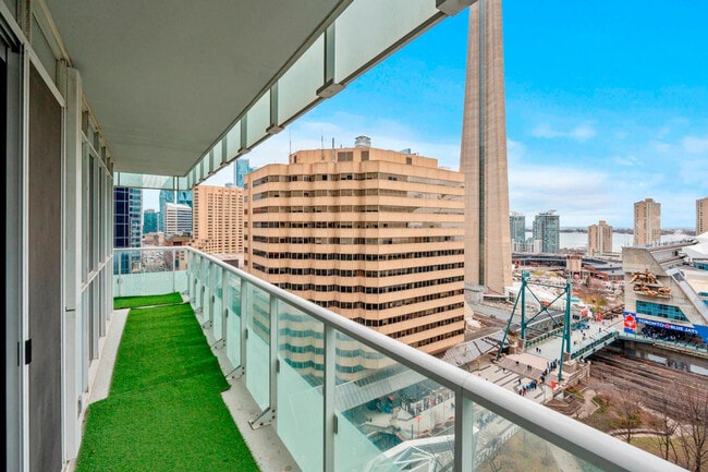 Photo du bâtiment - 277 Front St W