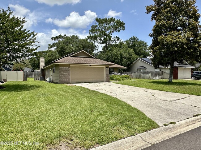 Building Photo - 3288 Deerfield Pointe Dr