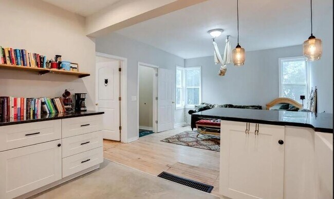 Foto del edificio - 610 Adams St NE