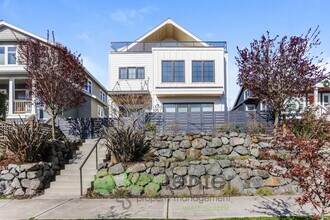 Building Photo - 3017 Belvidere Ave SW