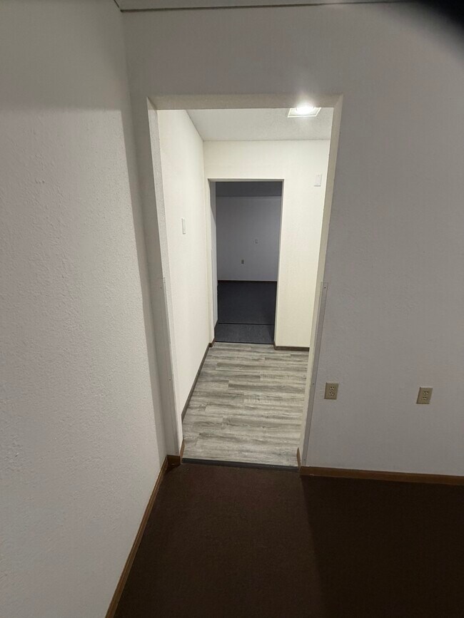 Foto del edificio - 604 S Polk St