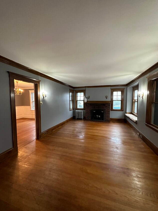 Primary Photo - 67 Lexington St