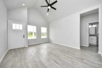 Building Photo - 382 Rd 5704