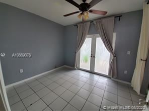 Foto del edificio - 3 br, 2.5 bath  - Villas Del Alhambra
