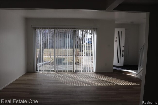 Building Photo - 8256 Karam Blvd