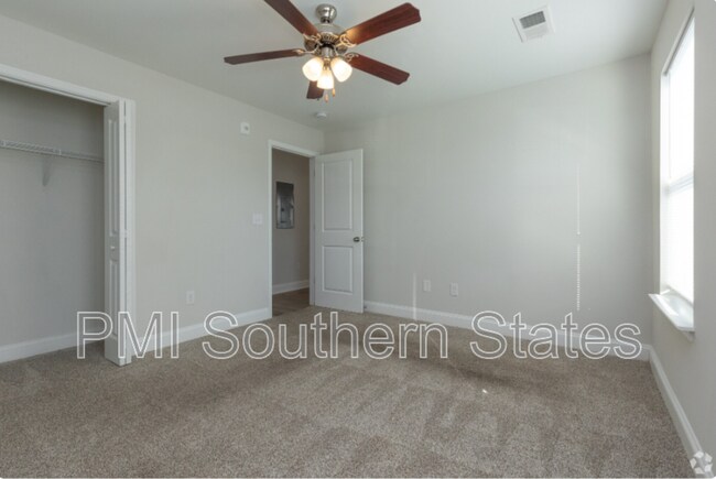 Foto del edificio - 217 Walnut Hill Dr