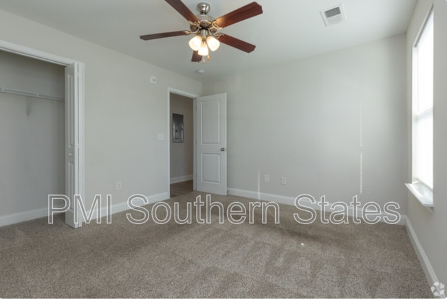 Building Photo - 217 Walnut Hill Dr
