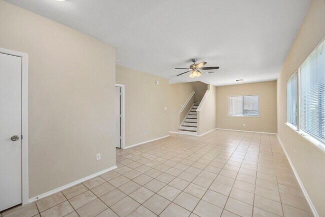 Foto del edificio - 6158 Settlers Lake Cir E