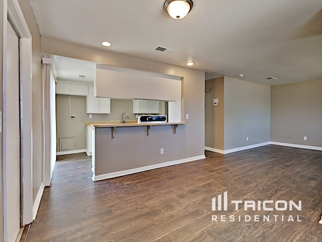 Building Photo - 515 Tisdell Dr