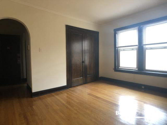 Building Photo - 1 bedroom in CHICAGO IL 60625