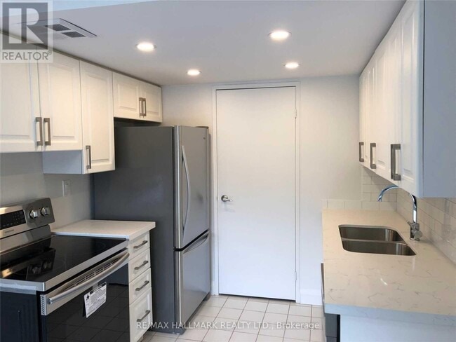 Photo du bâtiment - 7440 Bathurst St