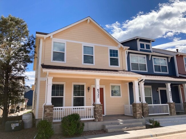 Building Photo - 3 Bedroom Townhome Available Now!