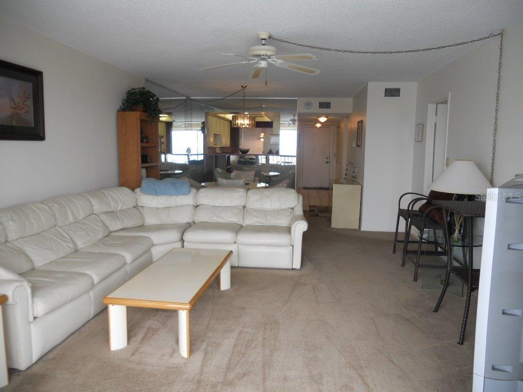 Foto del edificio - 9525 Blind Pass Rd