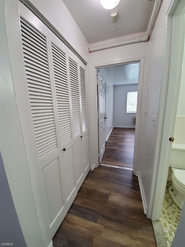 Building Photo - 1 br, 1 bath Condo - 12 Dryden St