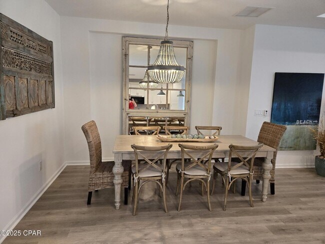 Foto del edificio - 9235 Paradise Dr