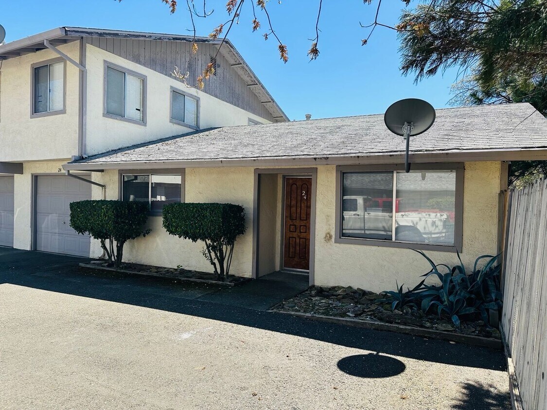 Foto principal - 2650 Woodridge Court