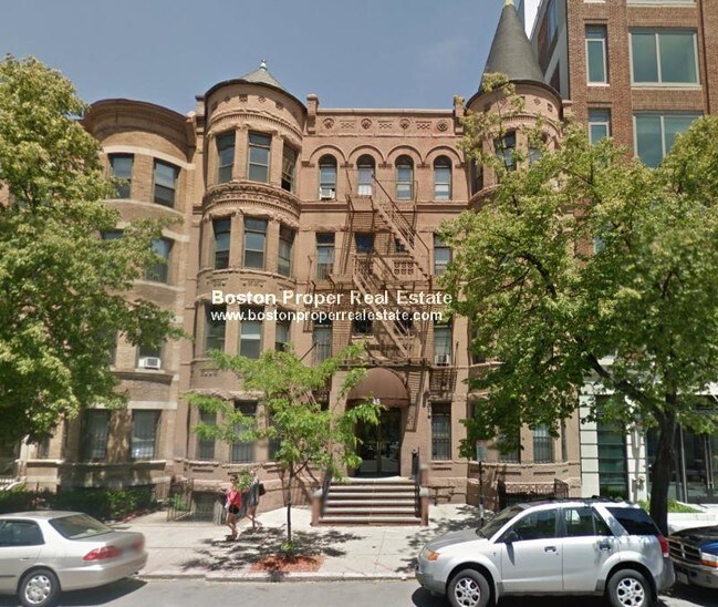 Foto del edificio - 3 large bedrooms right next to Whole Foods