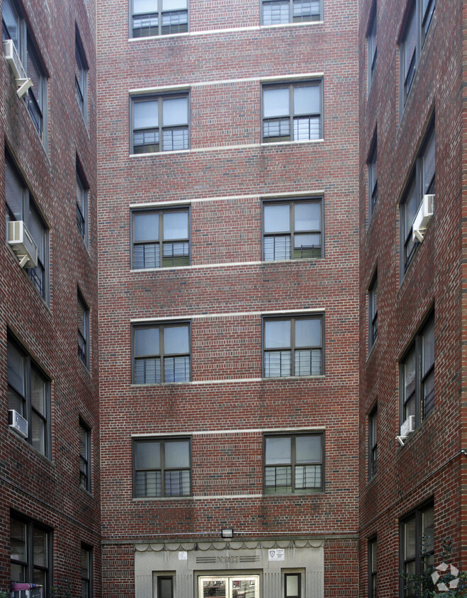 Foto del edificio - 2770 Briggs Avenue