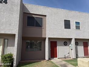 Building Photo - 611 W 13th St