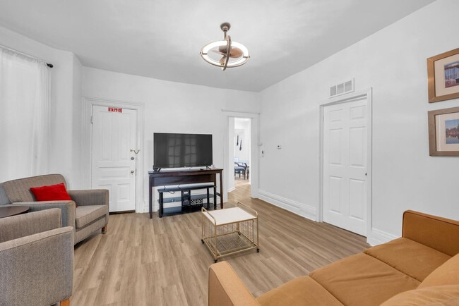 Building Photo - 3838 Bagley St
