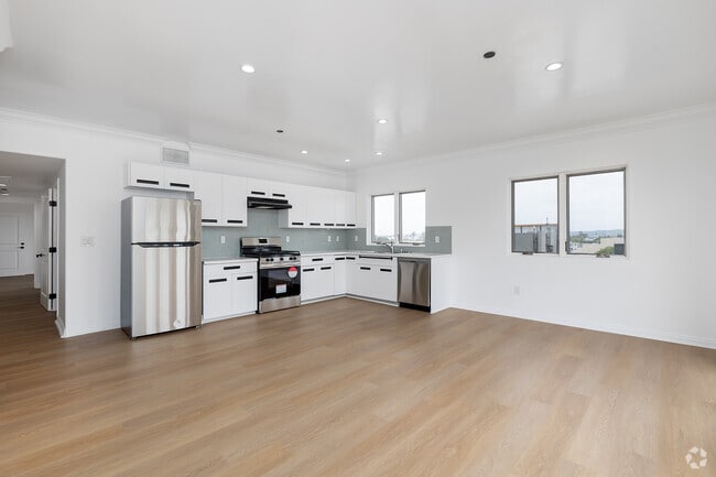 2BD, 2BA - 1,200SF - Kitchen - 930 S Robertson Blvd