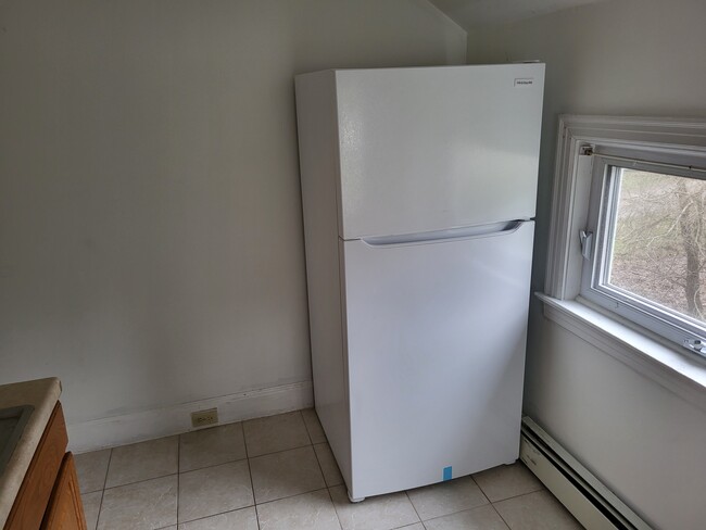 Refrigerator - 425 Vassar Rd
