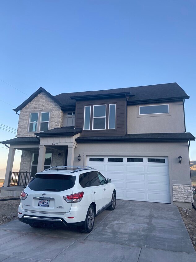 4888 E Breezy Patch Rd, Eagle Mountain, UT 84005 Townhouse for Rent