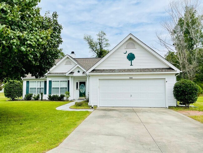 Building Photo - Fenced in Yard AND shed! ADORABLE 3 Bedroom Home with Garage - GREAT Conway location!