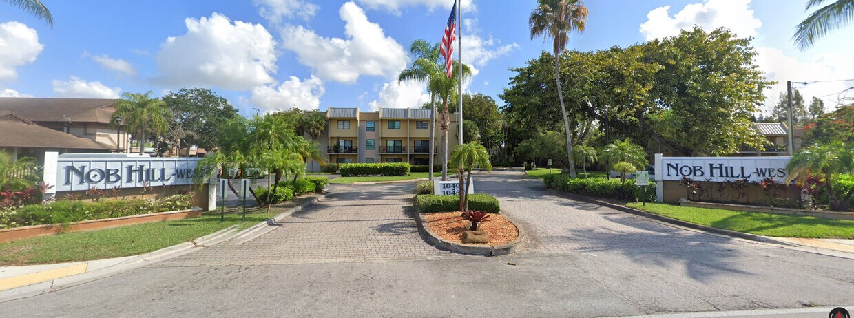 Primary Photo - 10403 N Kendall Dr