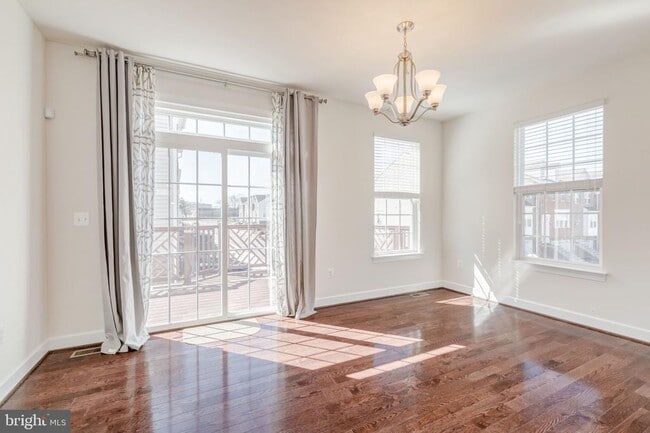 Building Photo - 6266 Summit Point Ct