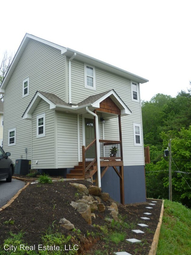 86 Green Oak Rd, Woodfin, NC 28804 House for Rent in Woodfin, NC