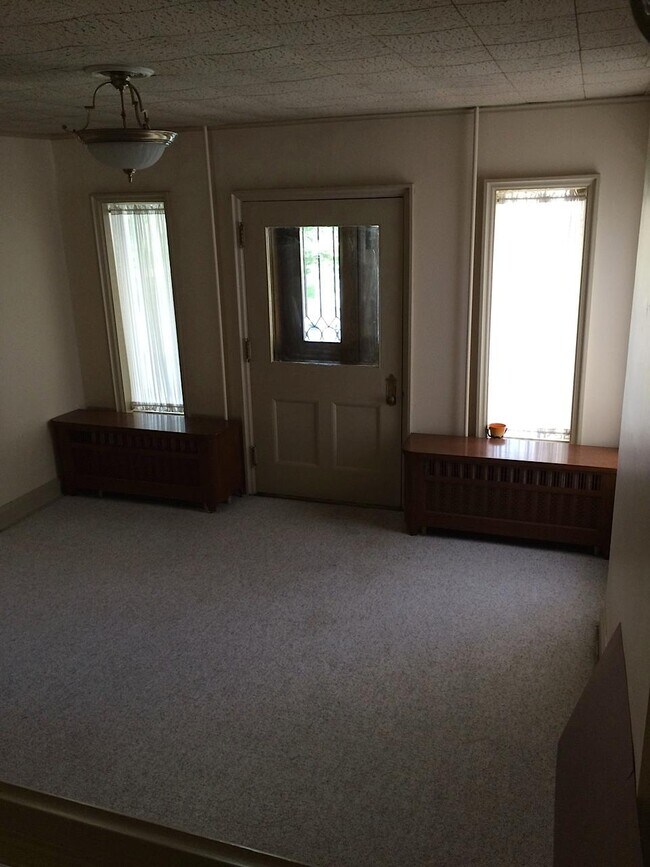 Puerta principal - 419 S Atlantic Ave