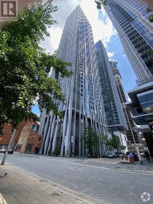 Building Photo - 1-1501 Yorkville Ave