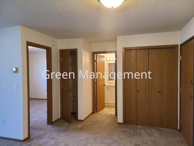 Foto del edificio - One Bedroom Heat Paid
