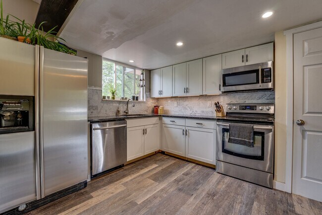 Foto del edificio - Beautiful 5 bed, 3 Bath House in Central Fort Collins!