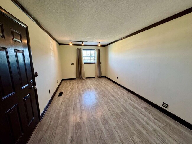 Foto del edificio - 163 Vining Dr