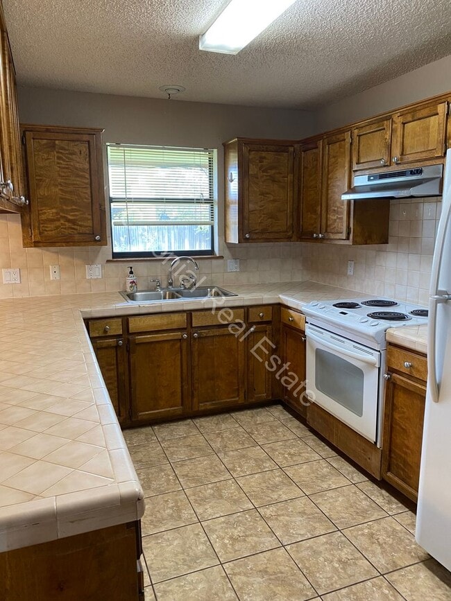 Building Photo - Beautiful Home with So Much Character!
