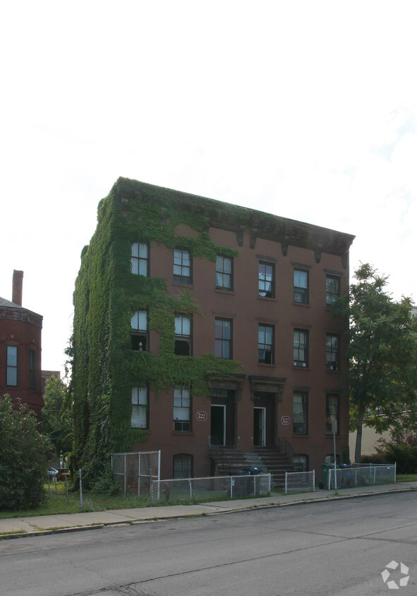 Building Photo - 83 Mohawk St