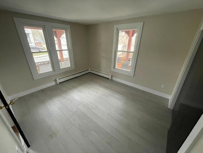 Building Photo - 291 Cole Ave