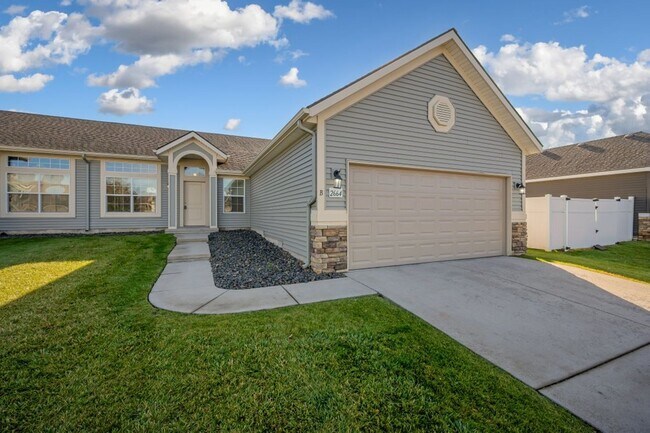 Building Photo - 3 bed 2 bath Rancher, Fieldstone Neighborhood