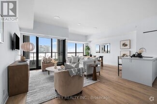 Building Photo - 36-636 Brentcliffe Rd
