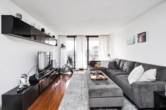 Foto del edificio - 241 S 6th St
