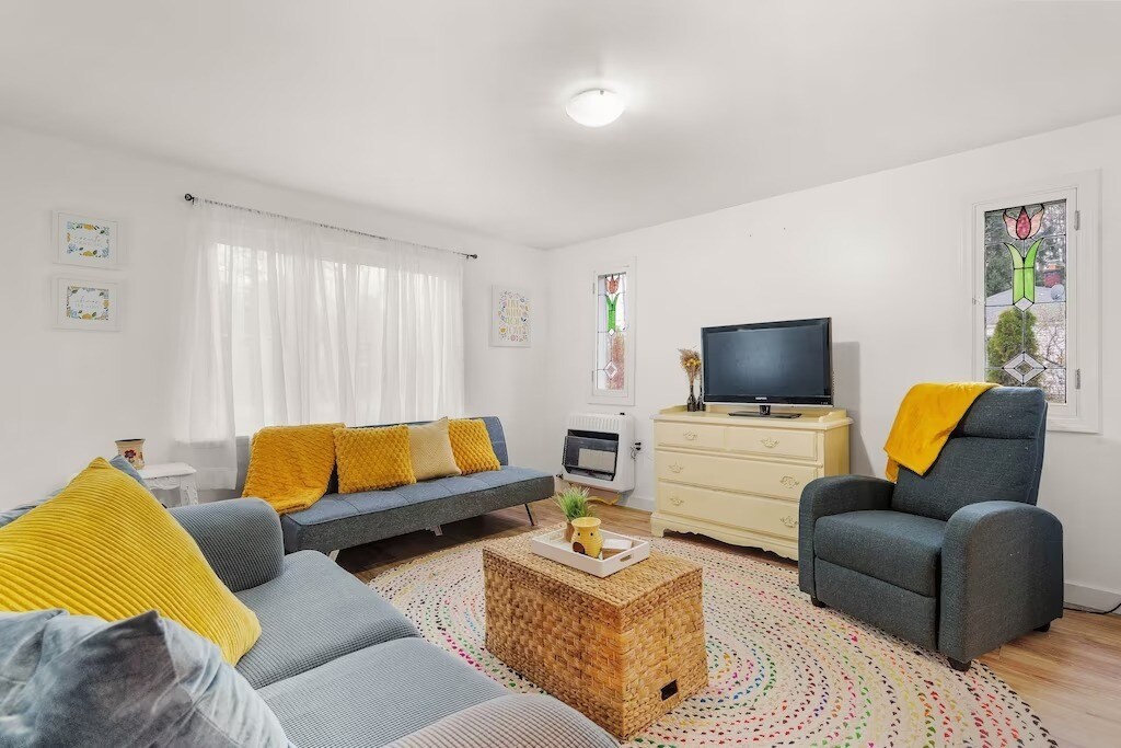 Foto principal - 7303 Hemlock Rd